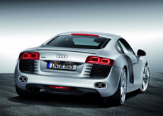 Audi topper med  R8 i Paris